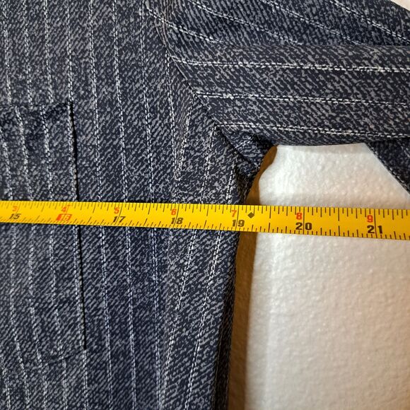 NEW Lysse Women Button Up Long Sleeve Shirt Fluid Like Fabric Size S Relaxed Fit - Picture 3 of 9